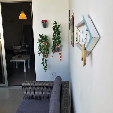 Finikoudes Апартаменты Ларнака